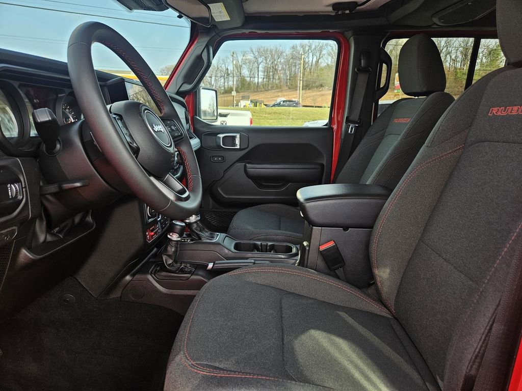 Used 2025 Jeep Wrangler Unlimited Rubicon image 9