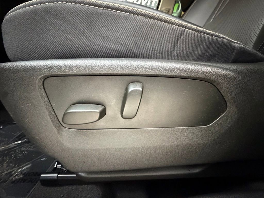 Used 2023 Buick Envision Essence image 23