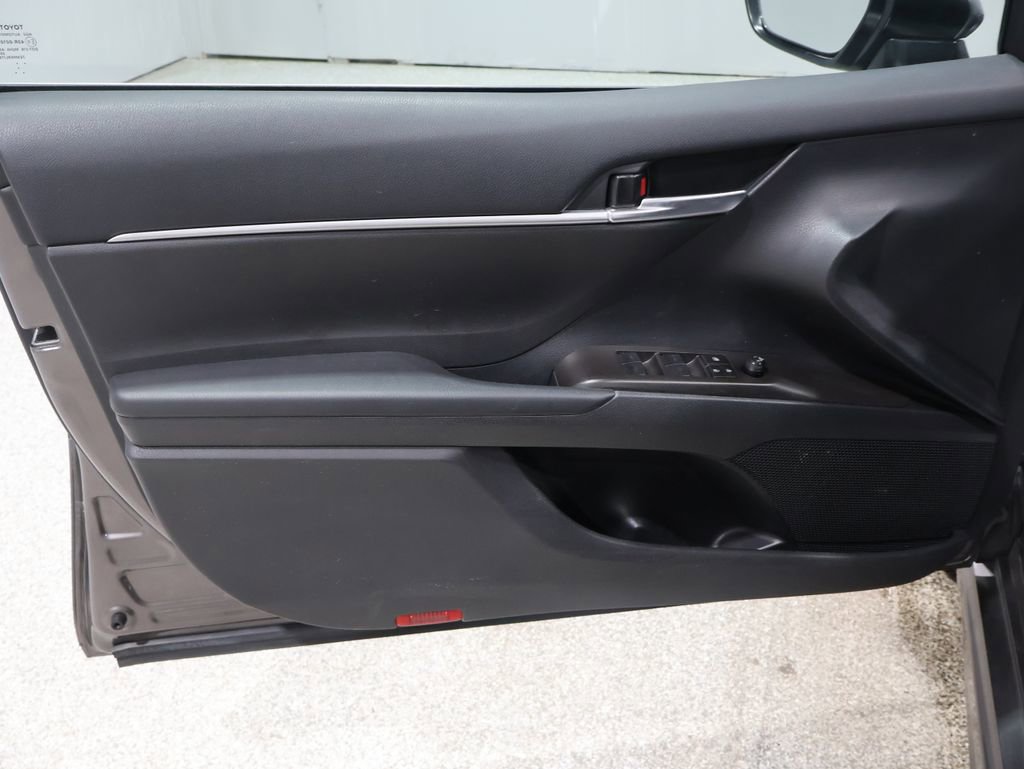 Used 2023 Toyota Camry SE image 13