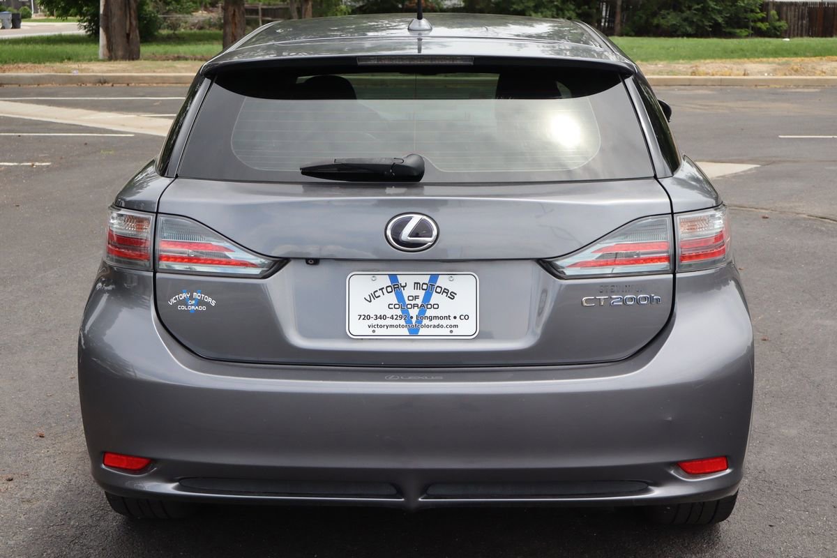 Used 2012 Lexus CT 200h Premium w/ Leather Pkg FWD image 6