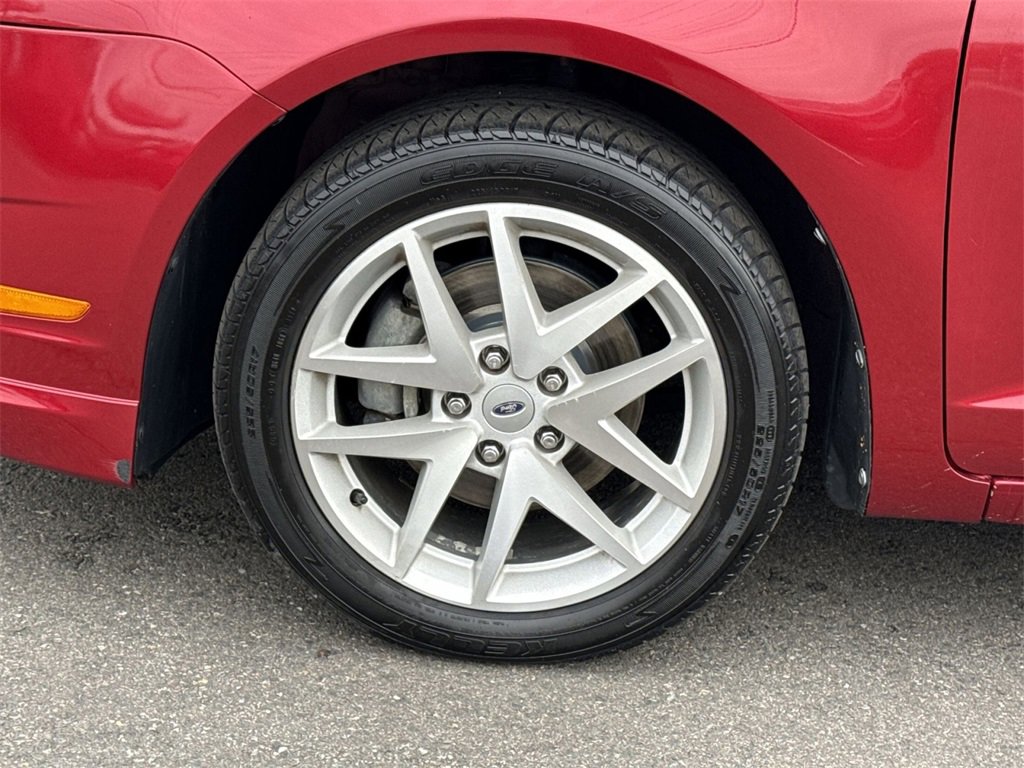 Used 2010 Ford Fusion SEL image 12