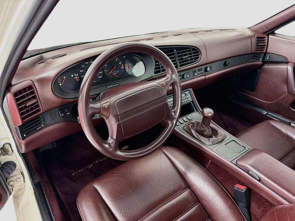 Used 1988 Porsche 944 Turbo RWD image 4