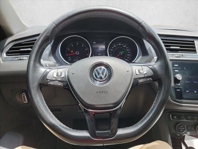 Used 2018 Volkswagen Tiguan SE w/ Panoramic Sunroof Package FWD image 19