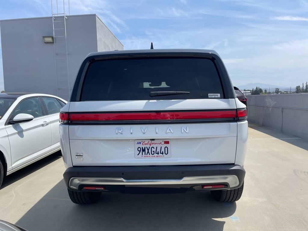 Used 2024 Rivian R1S Adventure image 3