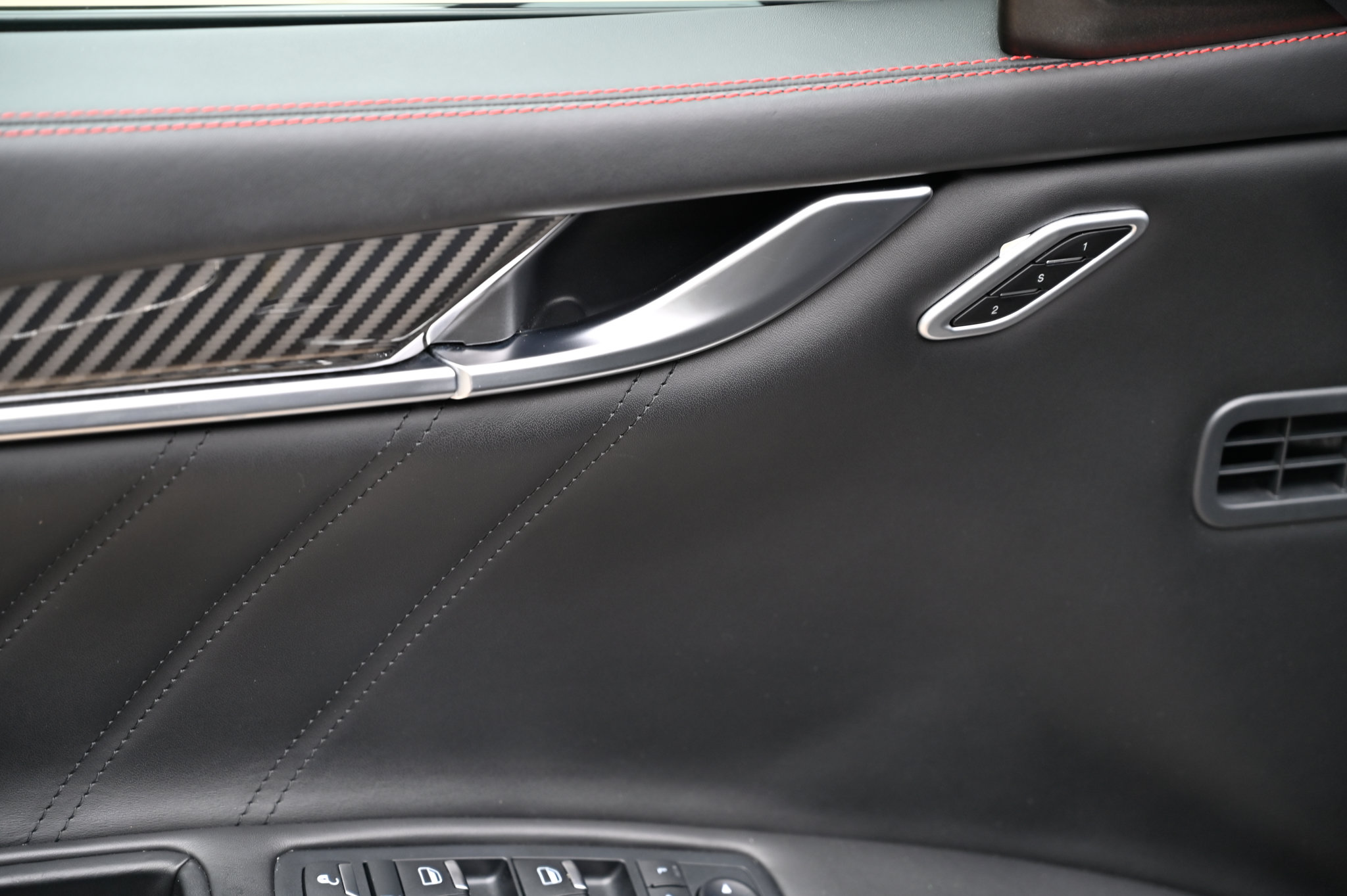 Used 2021 Maserati Ghibli Trofeo RWD image 22