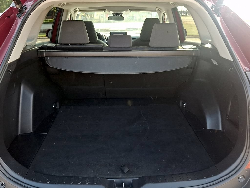 Used 2021 Toyota RAV4 XLE w/ Convenience Package FWD image 27