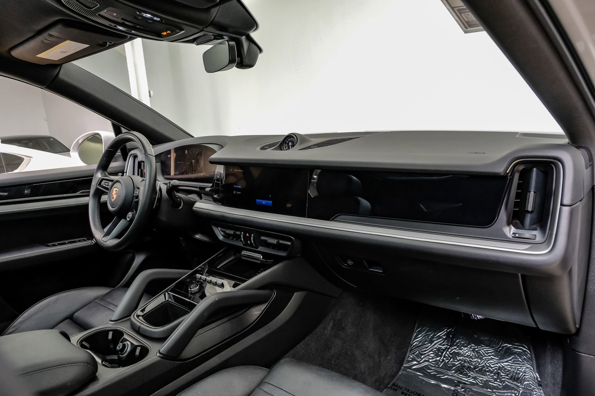 Used 2024 Porsche Cayenne Coupe image 17