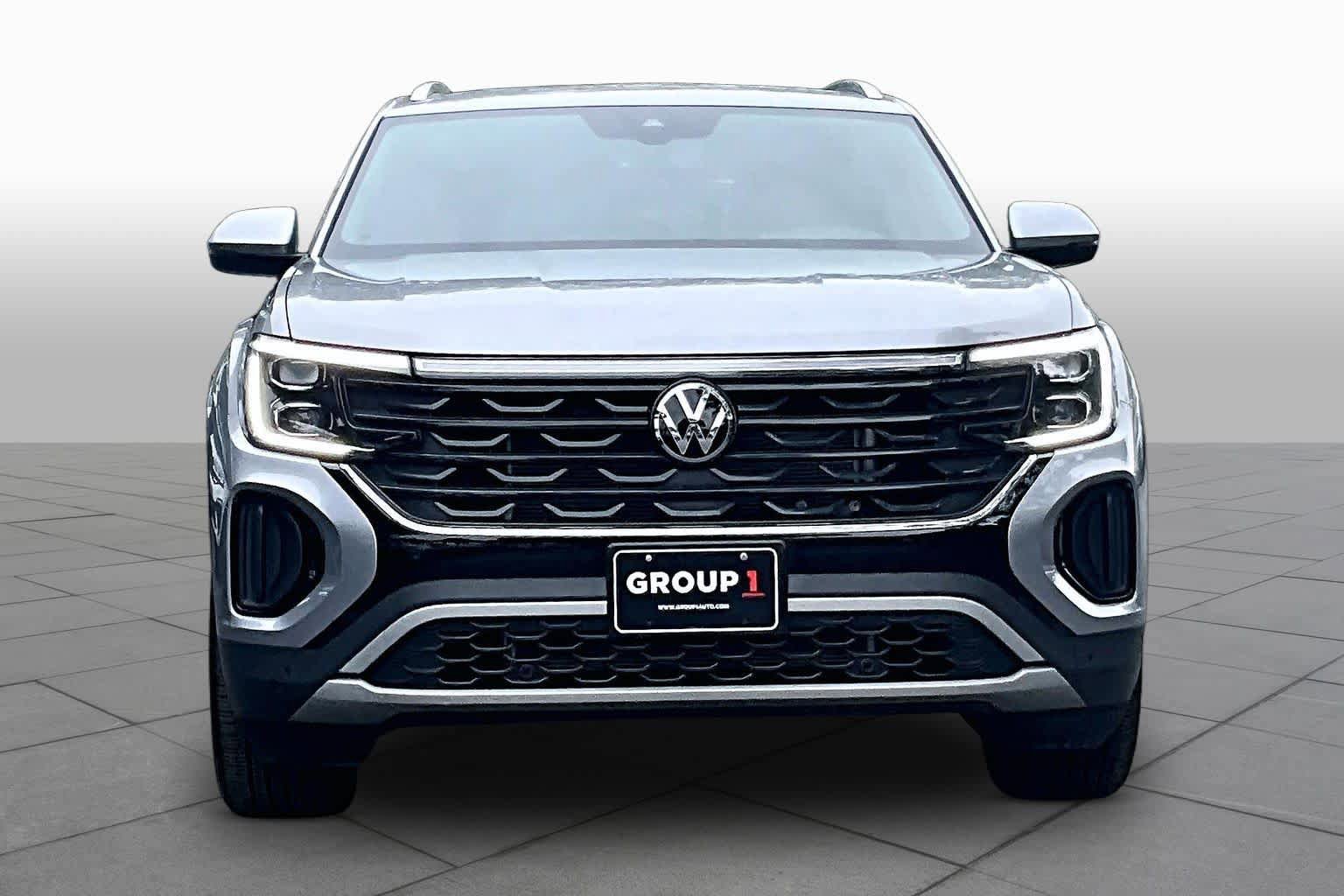 Certified 2026 Volkswagen Atlas Cross Sport SE FWD image 4
