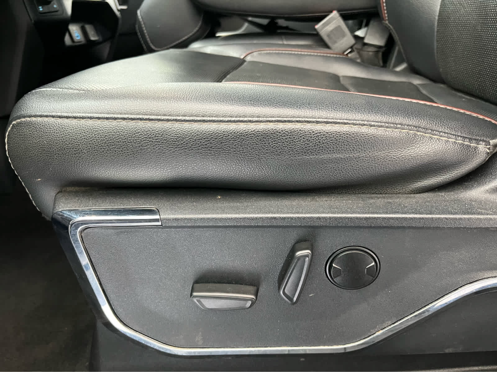 Used 2023 Ford F350 Lariat w/ Tow Technology Package AWD/4WD image 19