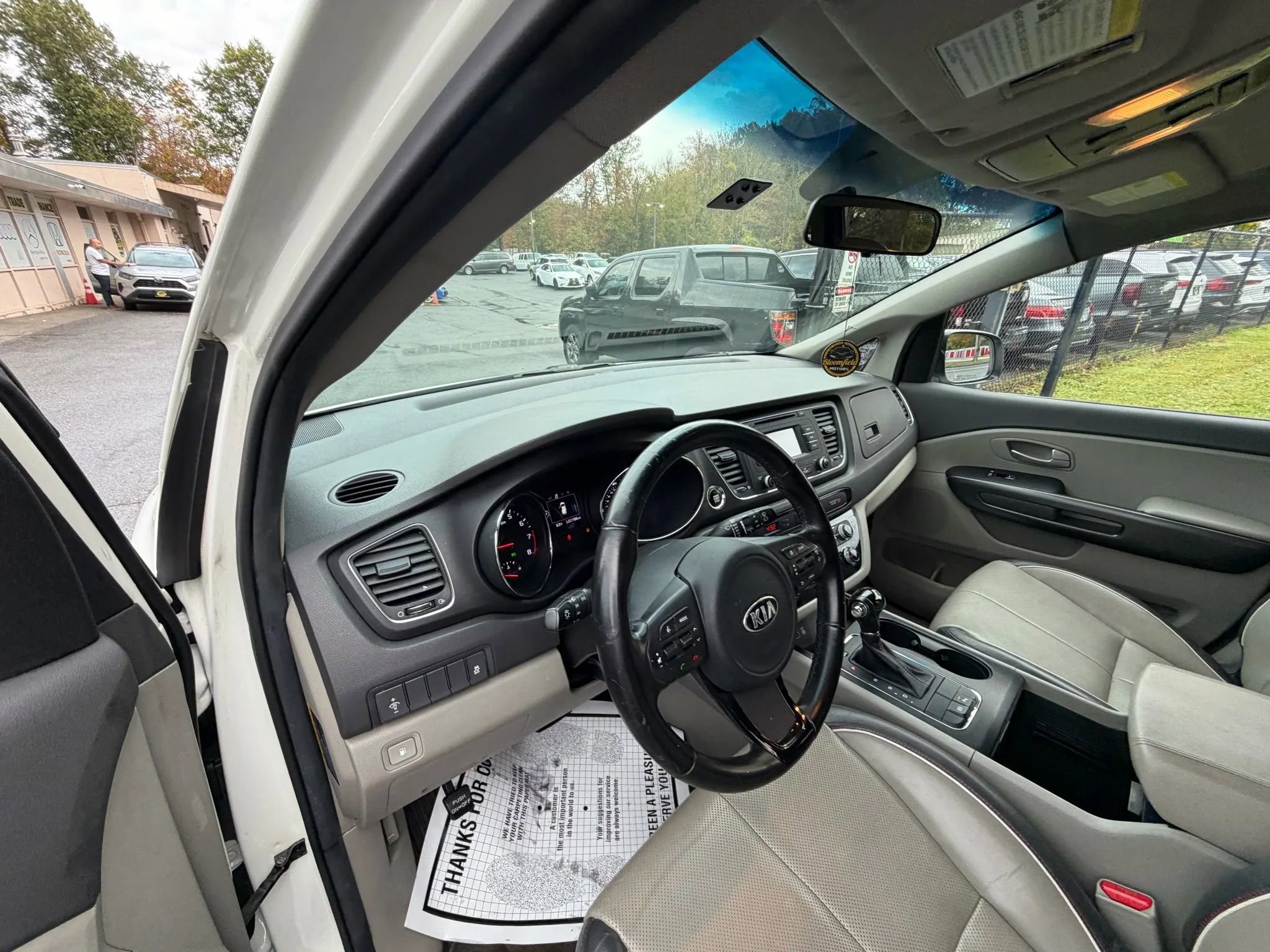 Used 2016 Kia Sedona LX w/ LX Essentials Premium Package image 9