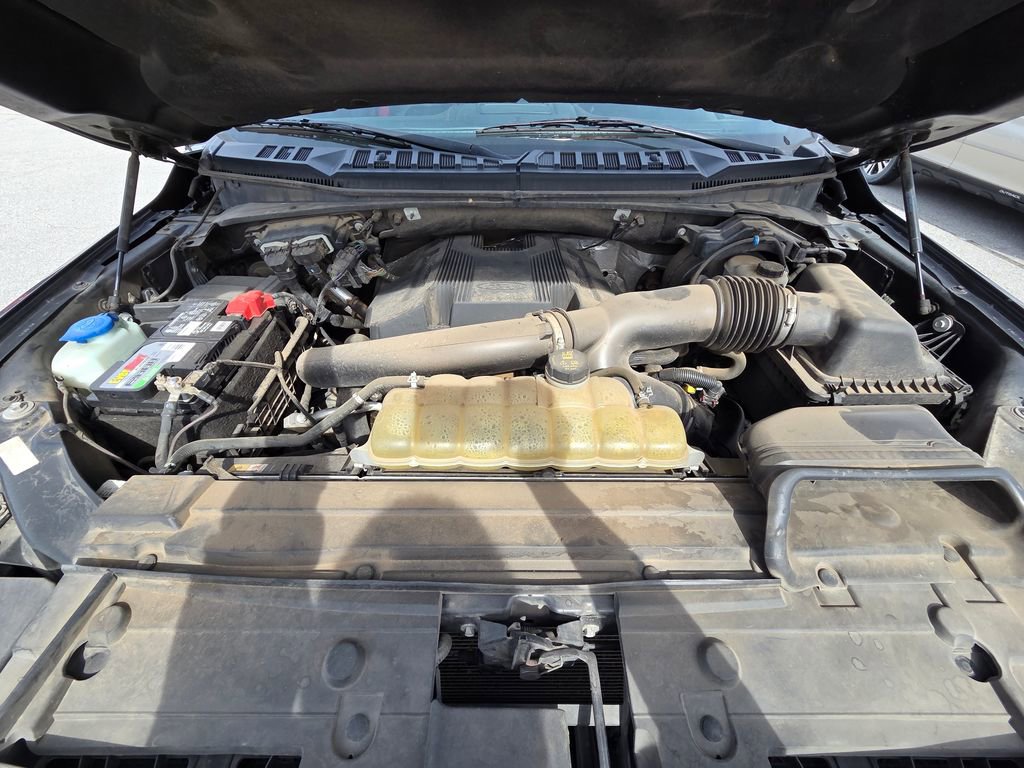 Used 2019 Ford F150 Lariat w/ Equipment Group 502A Luxury AWD/4WD image 32