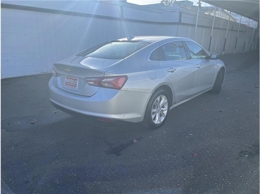 Used 2022 Chevrolet Malibu LT FWD image 4