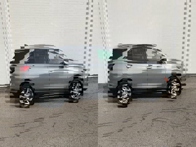 Used 2024 Chevrolet Equinox LS w/ LS Convenience Package image 3