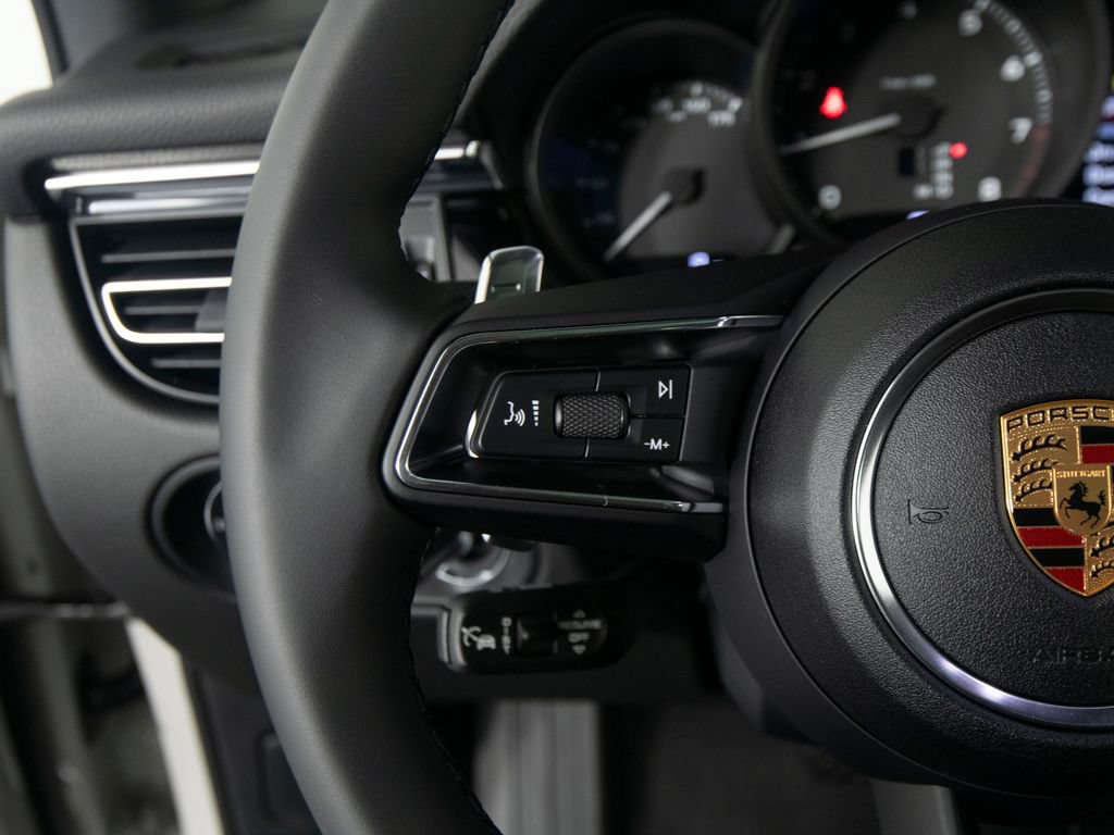 New 2026 Porsche Macan AWD/4WD image 25
