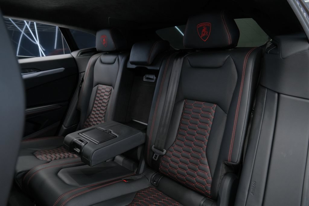 Used 2021 Lamborghini Urus AWD/4WD image 32