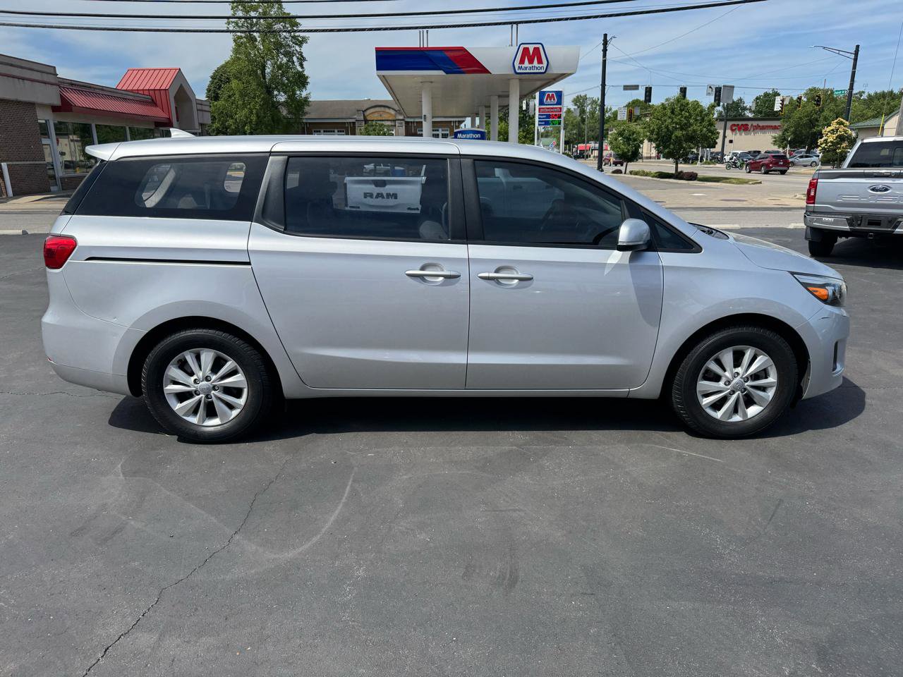 Used 2017 Kia Sedona L FWD image 5