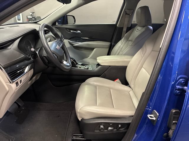 Certified 2023 Cadillac XT4 Premium Luxury w/ Enhanced Visibility Package FWD image 9