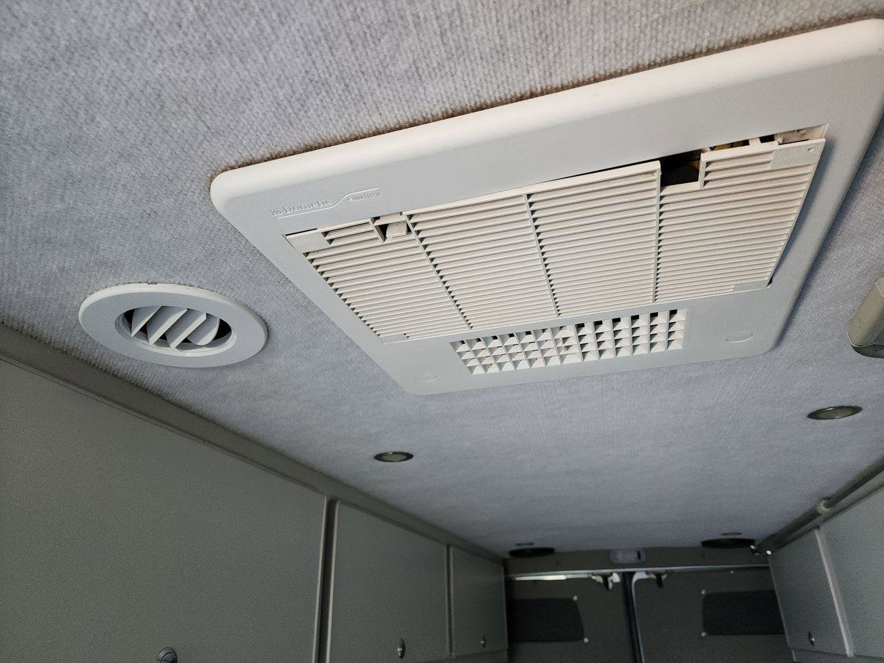 Used 2011 Mercedes-Benz Sprinter 2500 image 27