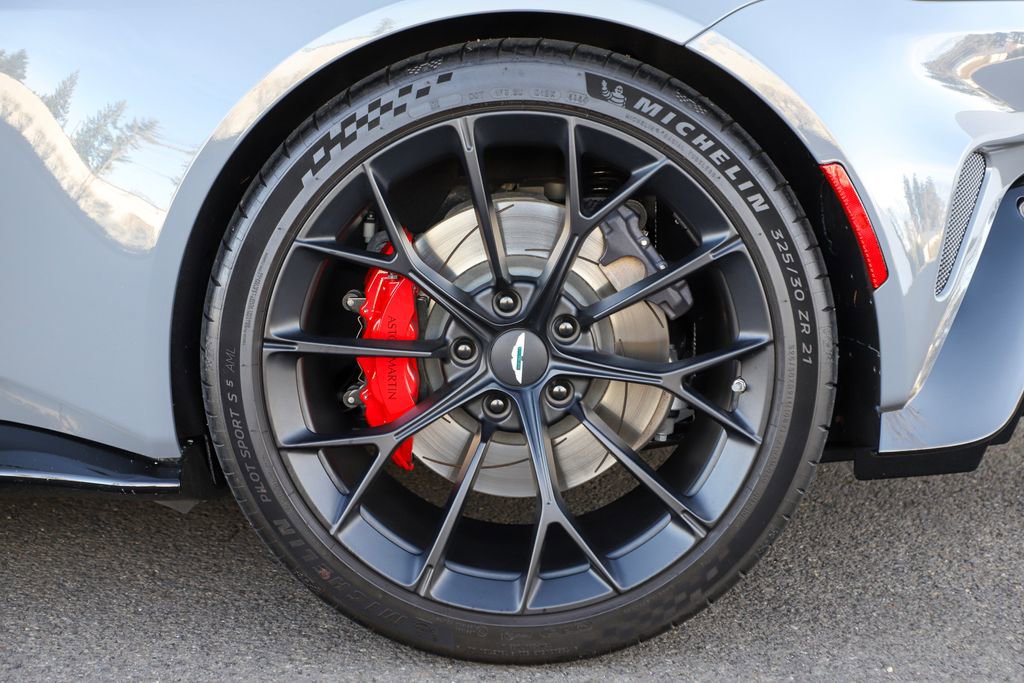 Used 2025 Aston Martin V8 Vantage Coupe image 66