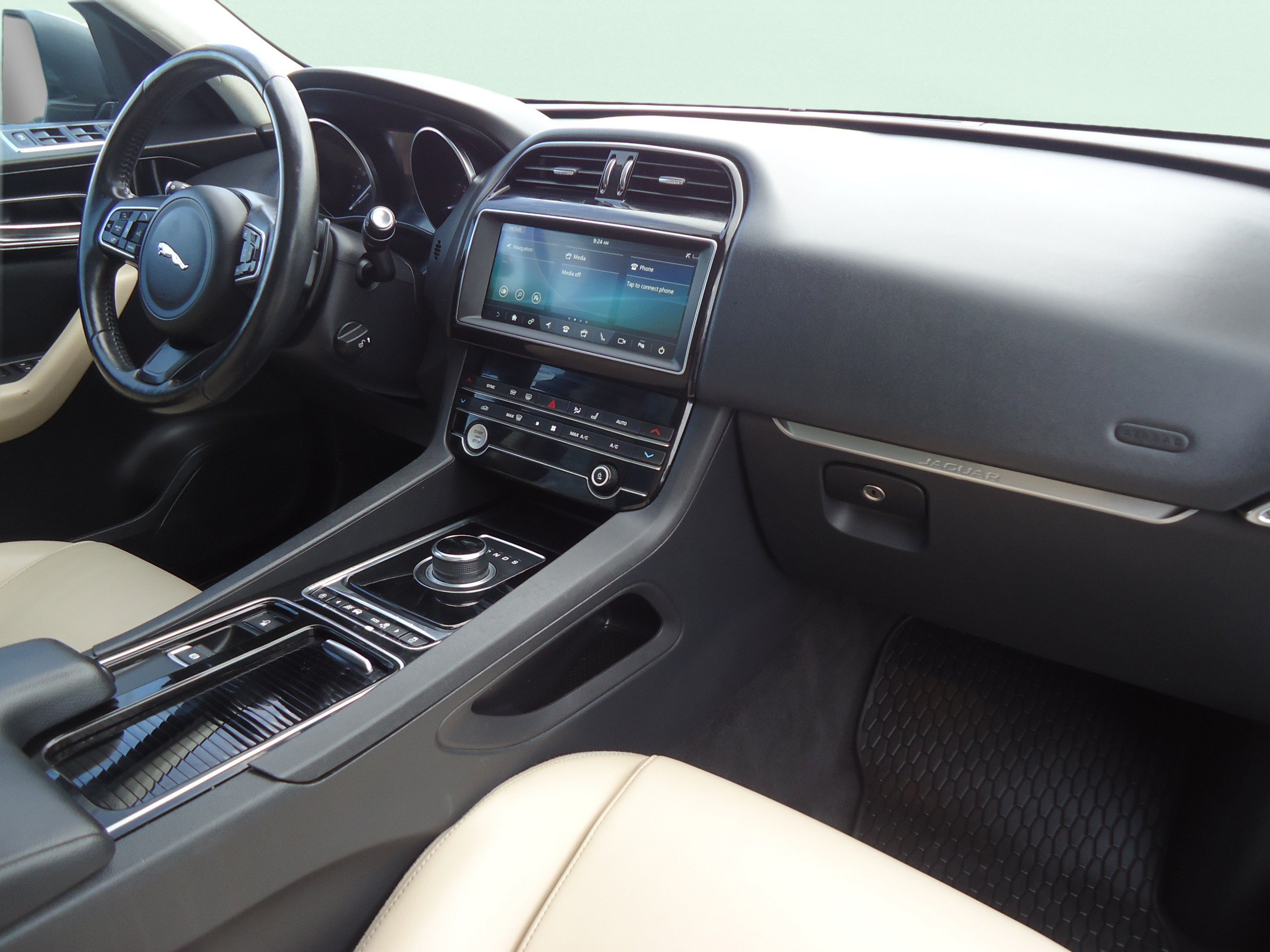 Used 2020 Jaguar F-PACE Premium AWD/4WD image 28
