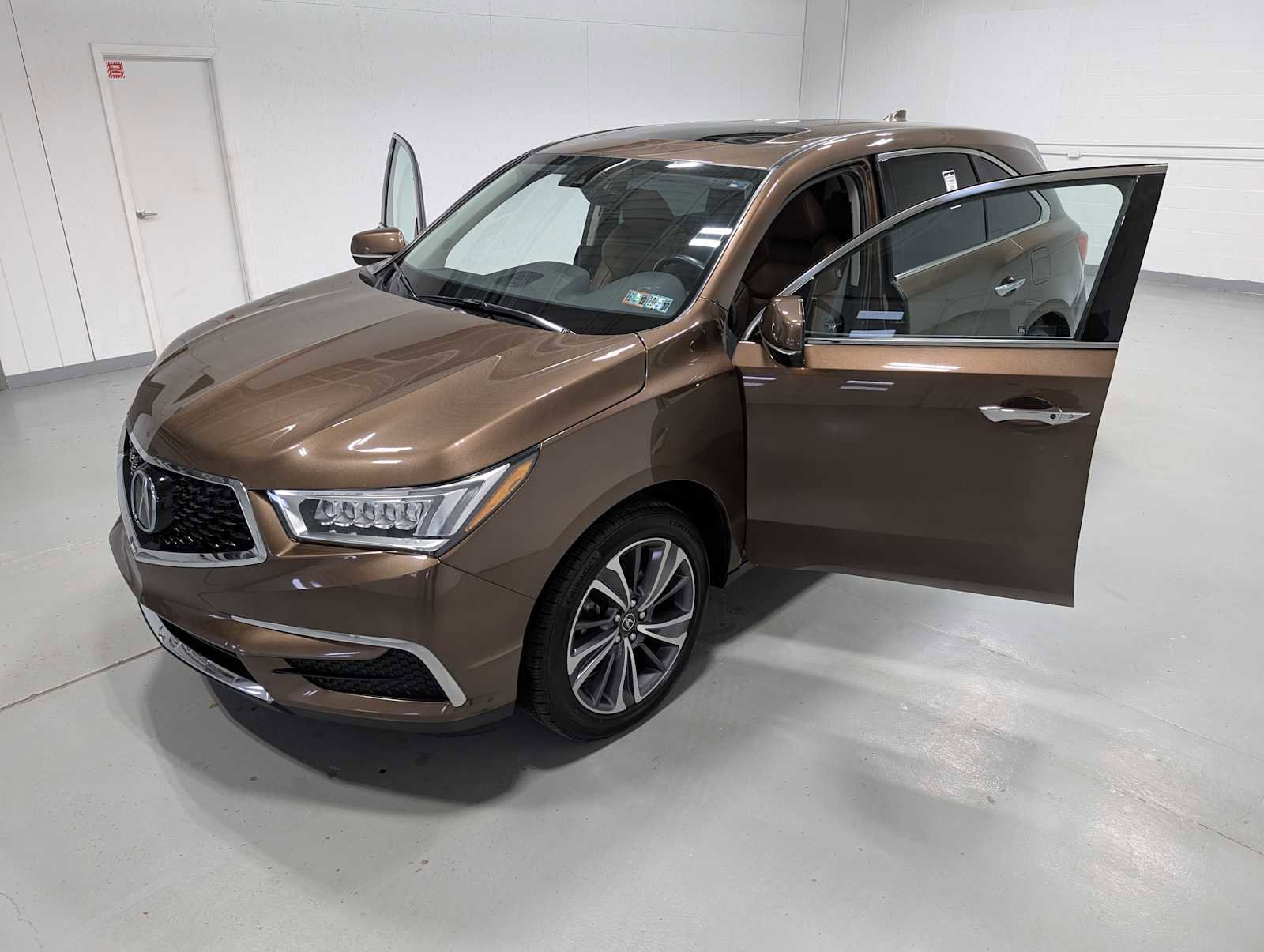 Used 2019 Acura MDX w/Technology Pkg image 16