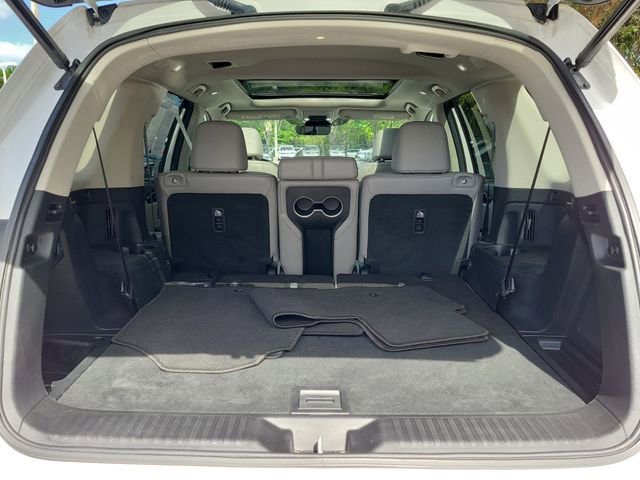 Certified 2024 Honda Pilot Touring image 9