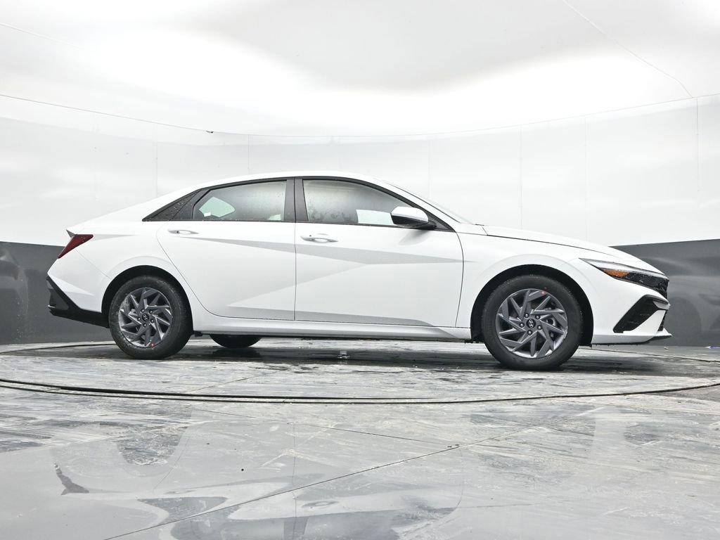 New 2026 Hyundai Elantra Blue image 46