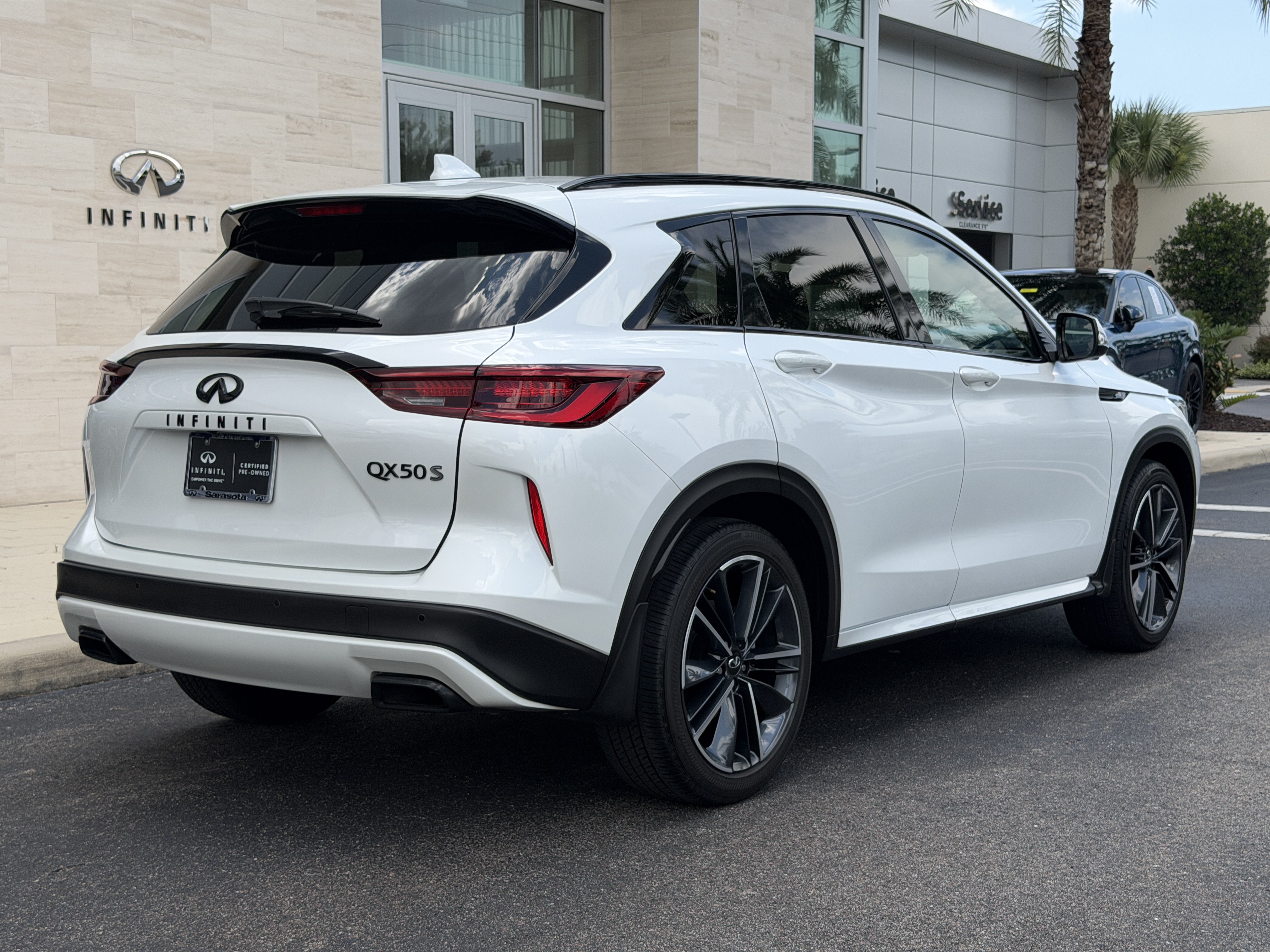 Certified 2023 INFINITI QX50 Sport FWD image 3