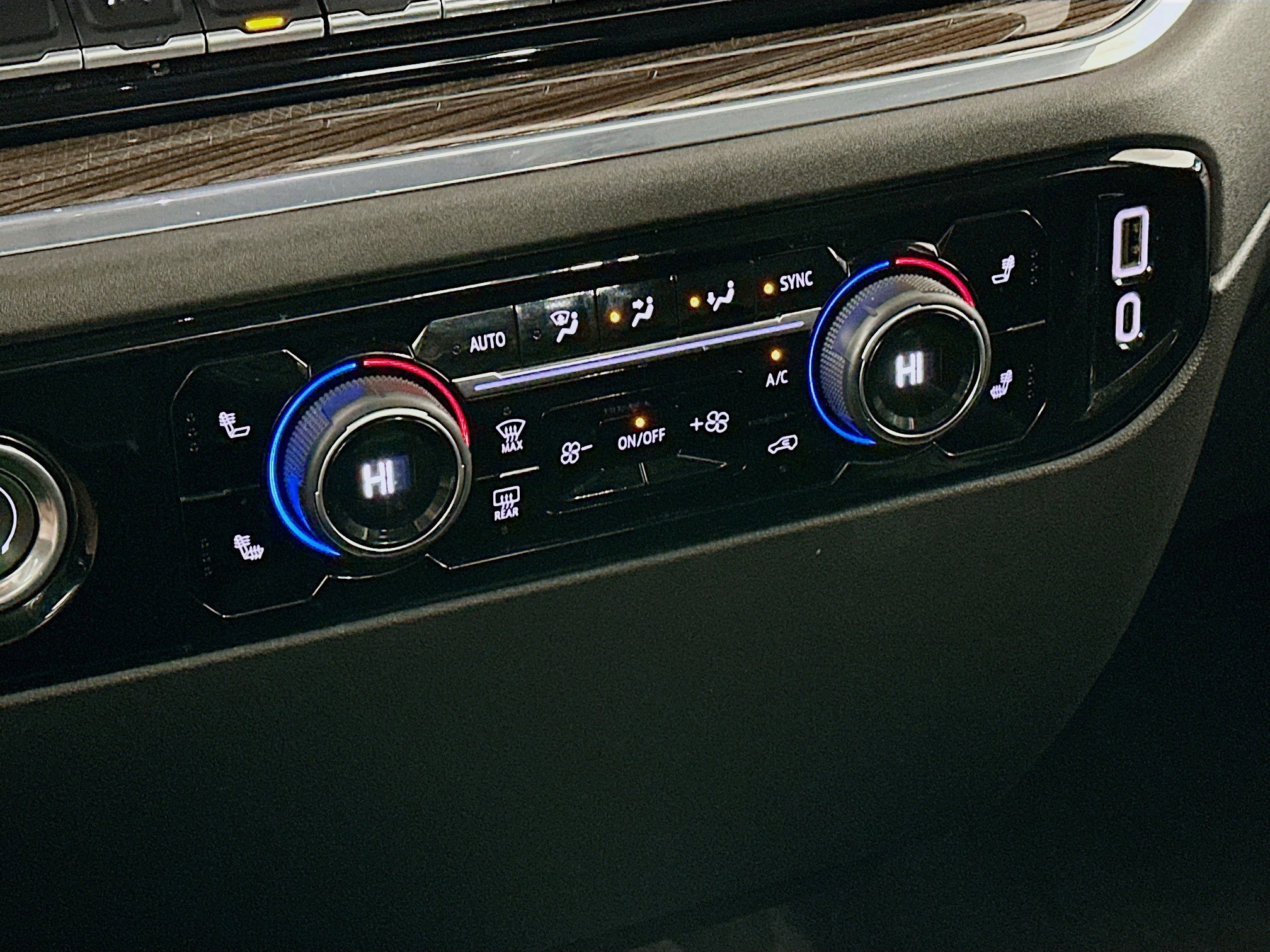 Used 2024 Chevrolet Silverado 1500 LT image 23