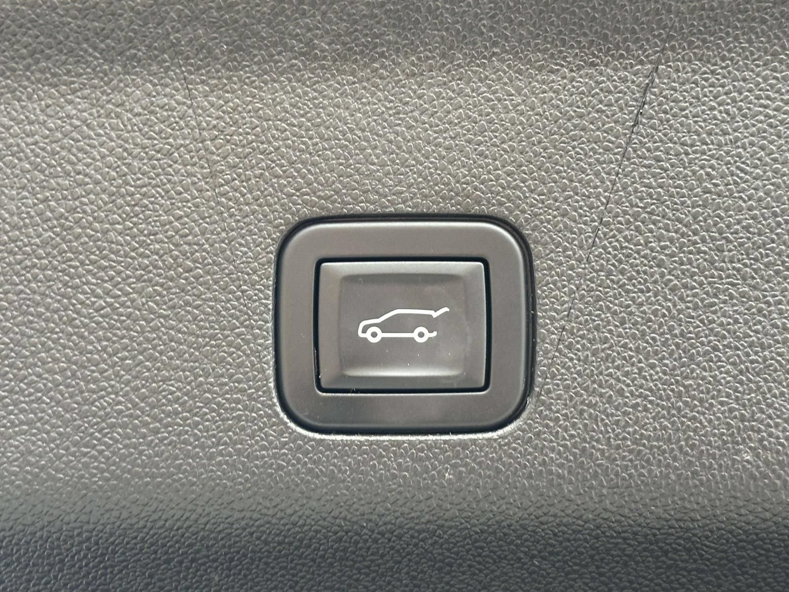 Used 2026 Chevrolet Suburban LT w/ Comfort Package AWD/4WD image 26