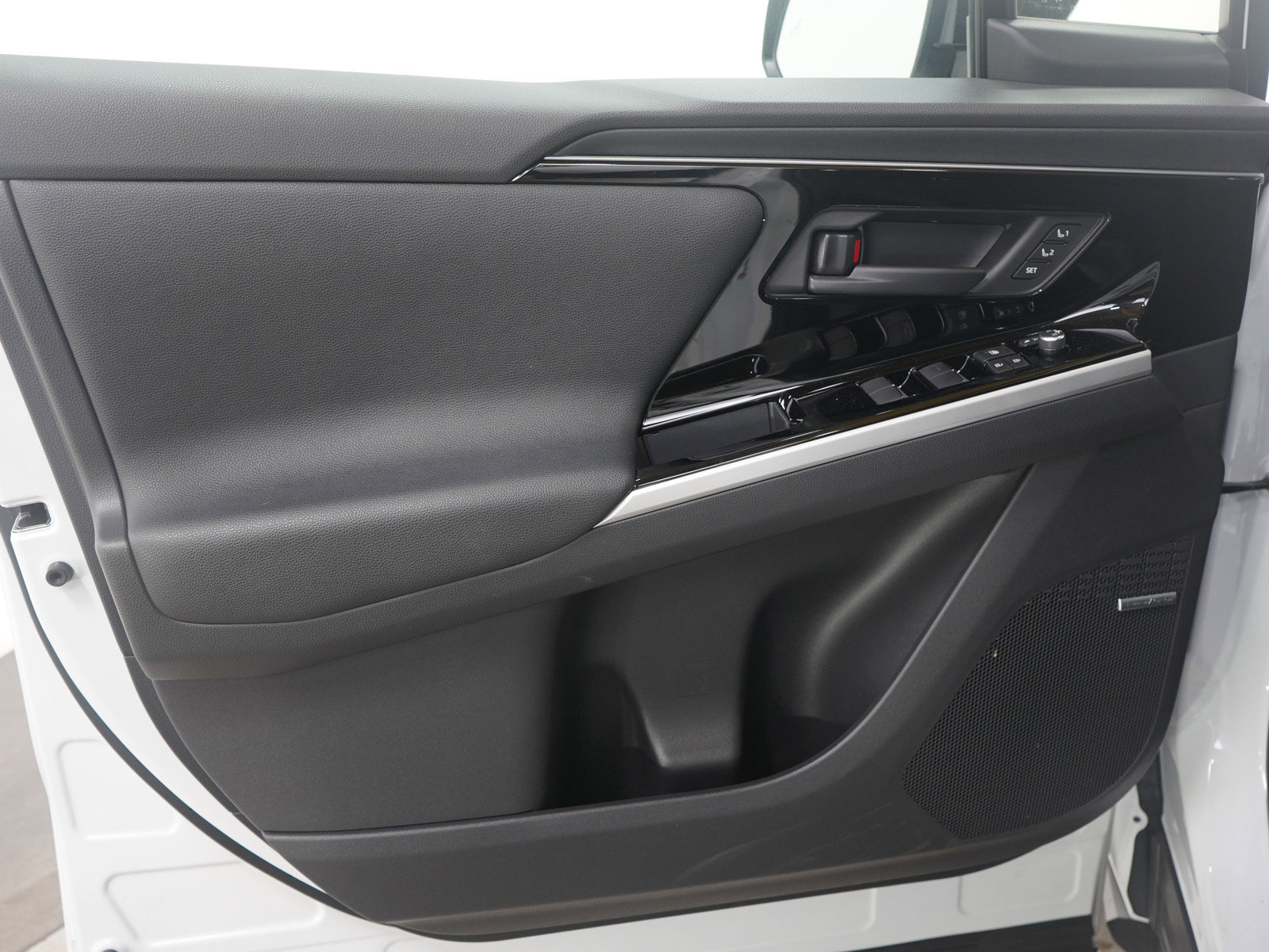 Used 2024 Subaru Solterra Touring w/ Touring Package image 20