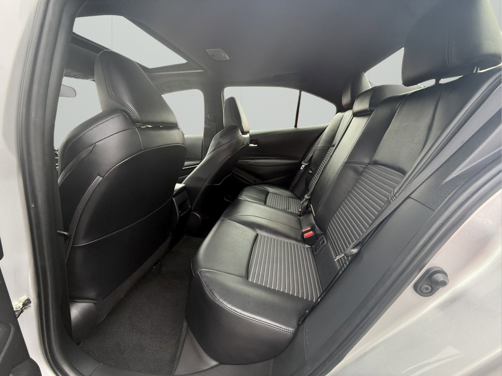 Used 2022 Toyota Corolla XSE w/ Carpet Mat Package (TMS) image 8