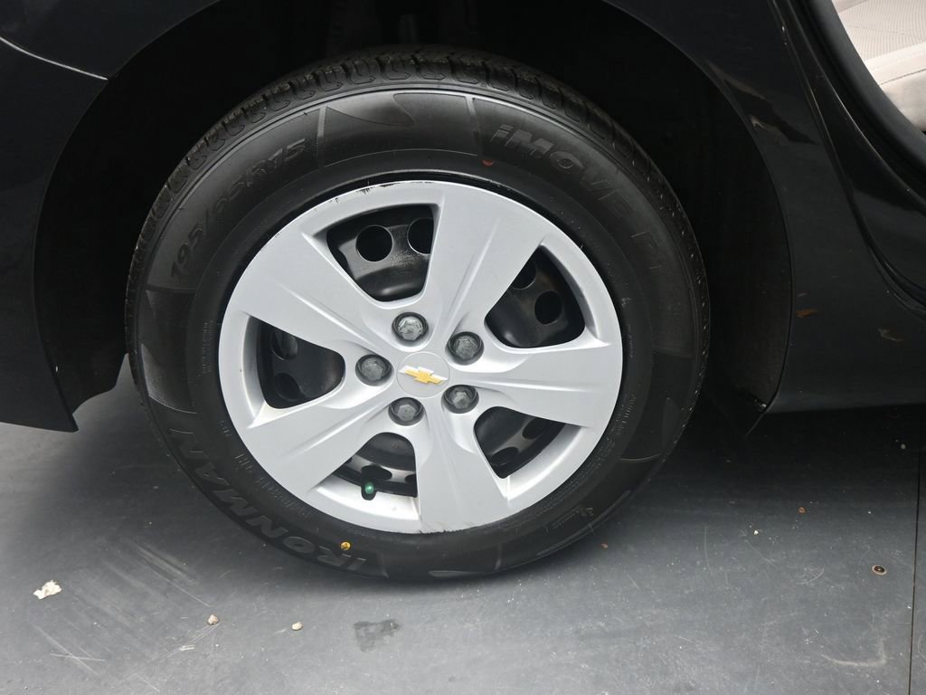 Used 2018 Chevrolet Cruze LS image 15