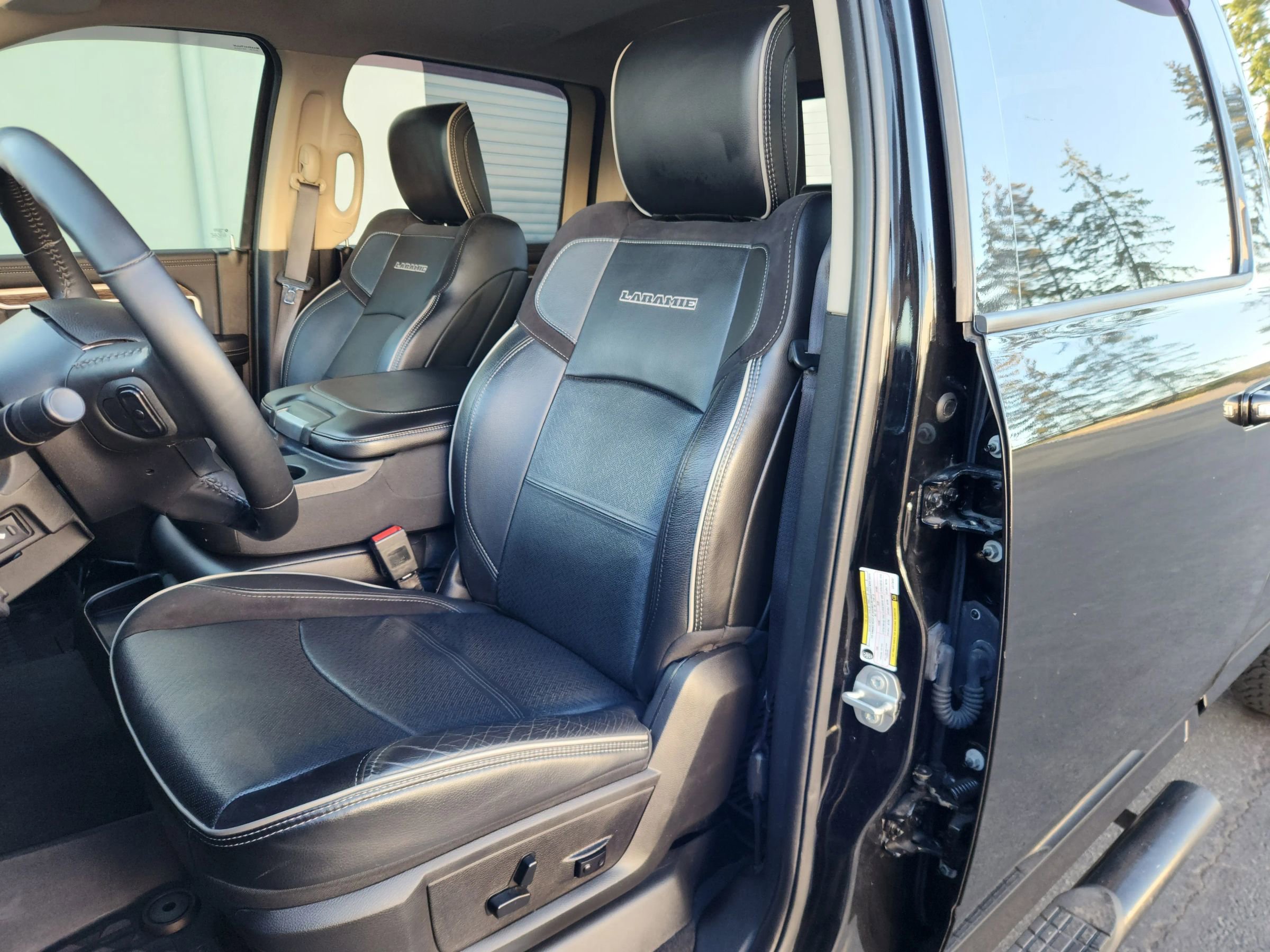 Used 2020 RAM 2500 Laramie AWD/4WD image 8
