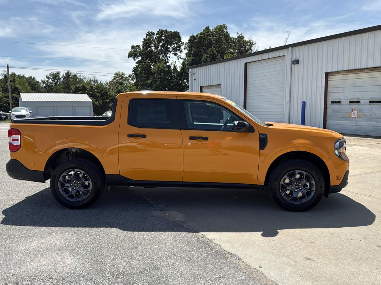 New 2026 Ford Maverick XLT w/ XLT Luxury Package FWD image 4