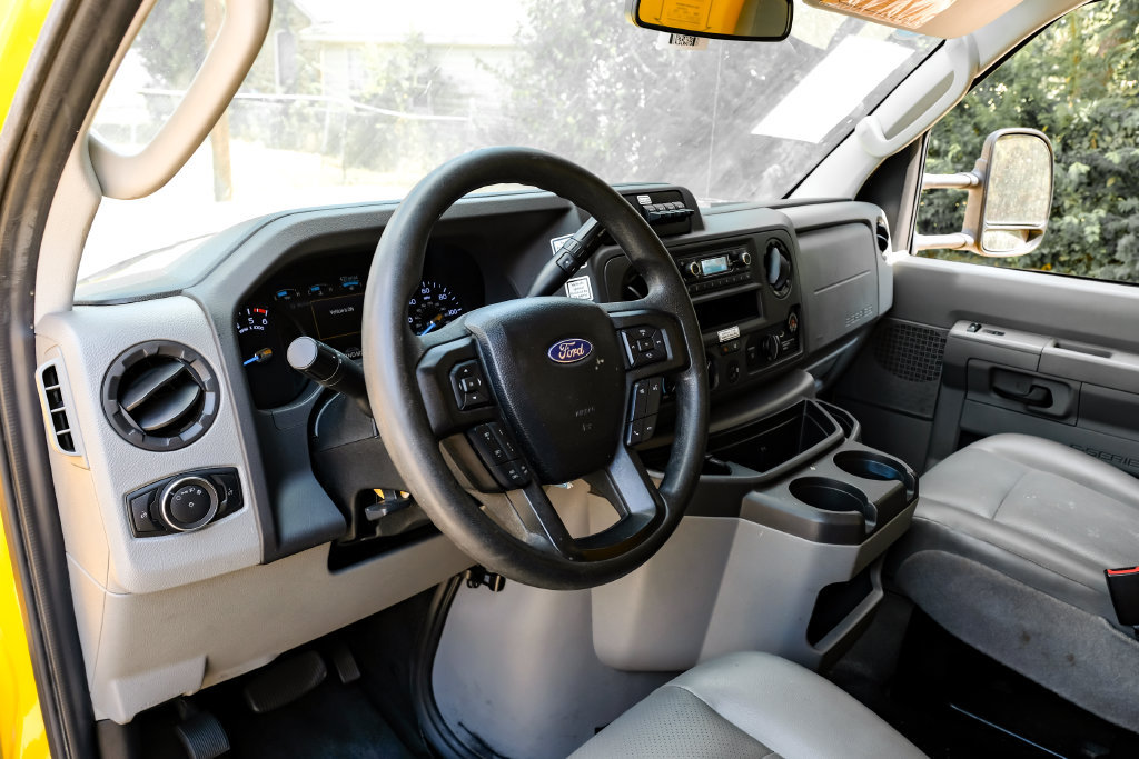 Used 2022 Ford E-350 and Econoline 350 Super Duty RWD image 3