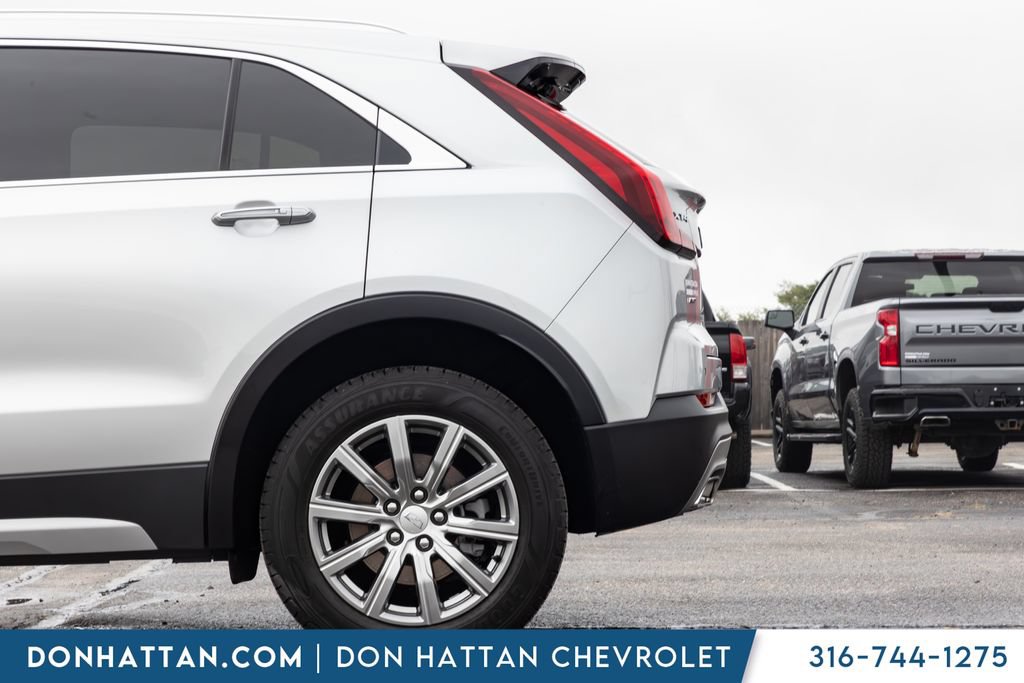 Used 2020 Cadillac XT4 Premium Luxury w/ Cold Weather Package AWD/4WD image 32