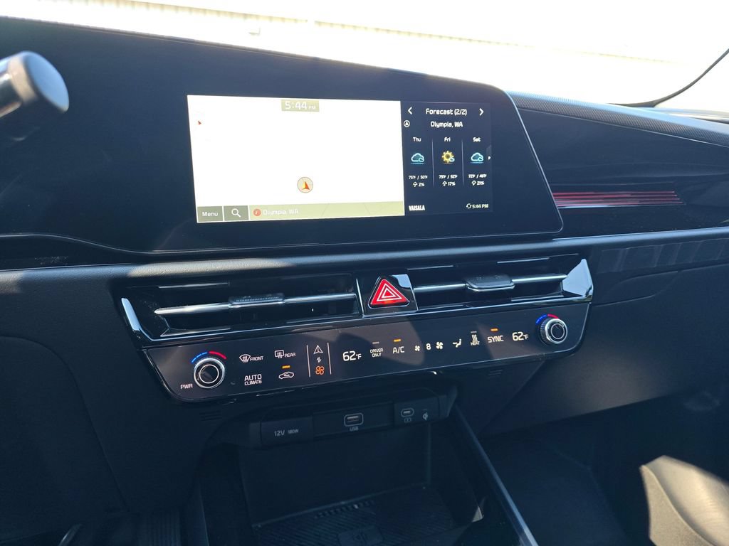 Certified 2025 Kia Niro Wind w/ Wind Preserve Package FWD image 18