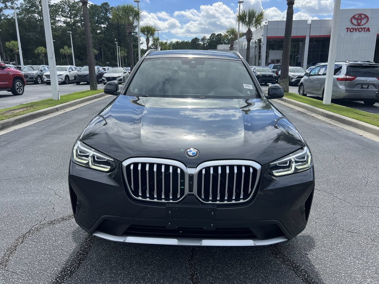 Used 2023 BMW X3 xDrive30i w/ Premium Package AWD/4WD image 3