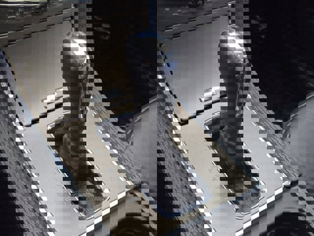 Used 2013 Lincoln MKX AWD image 25