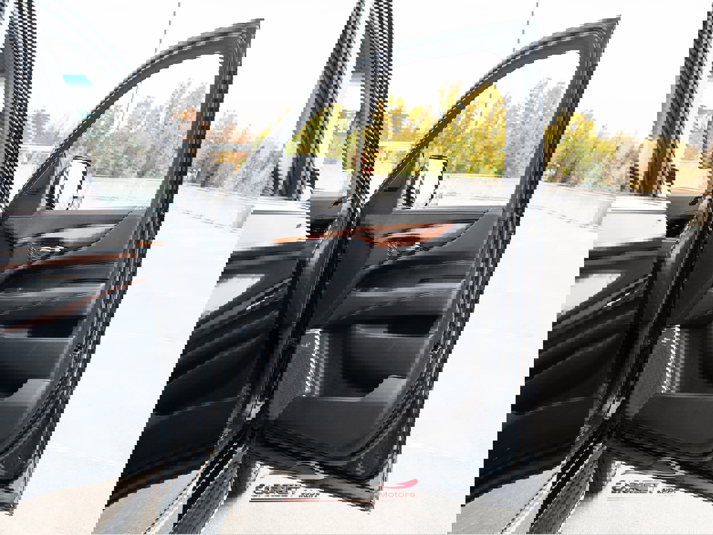 Used 2020 Cadillac Escalade Premium Luxury image 43