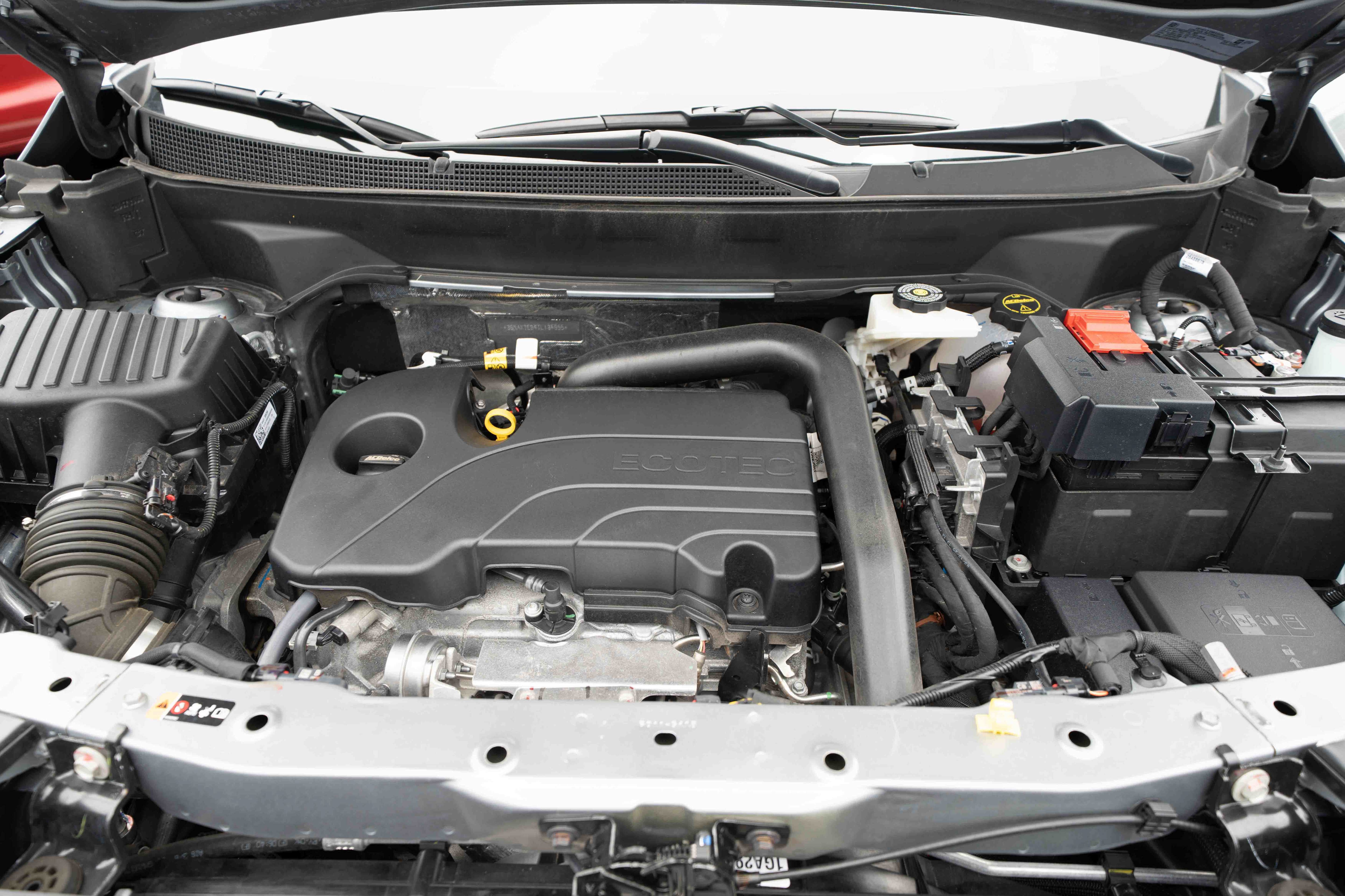 Used 2026 Chevrolet Equinox RS w/ LPO, Floor Liner Package AWD/4WD image 32