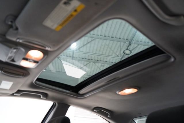 Used 2009 Mitsubishi Galant ES image 16