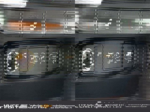 Used 2020 Hyundai Santa Fe SEL w/ Convenience Package image 20