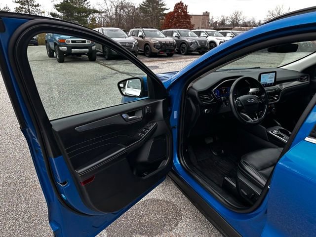 Used 2021 Ford Escape Titanium image 22