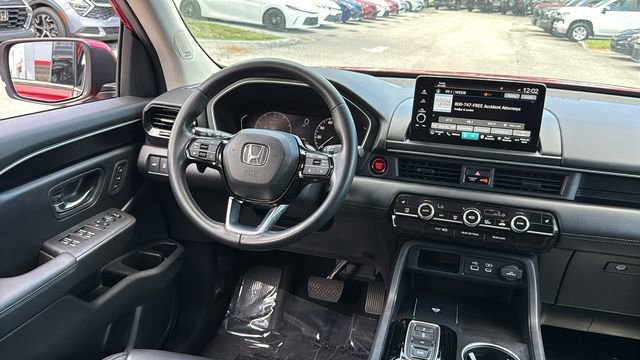 Used 2023 Honda Pilot Touring image 15