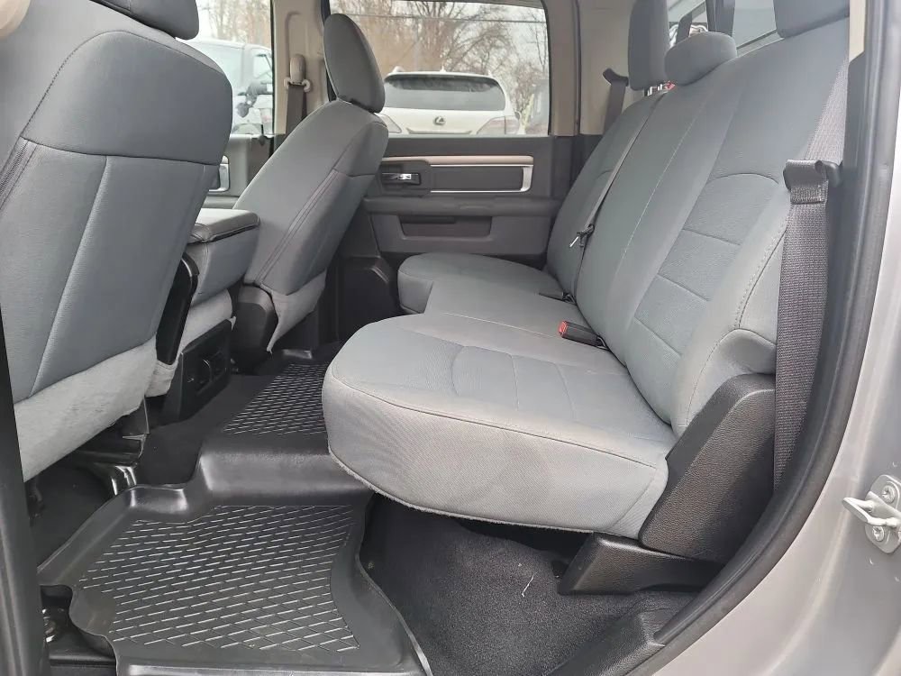 Used 2019 RAM 1500 Classic SLT AWD/4WD image 22