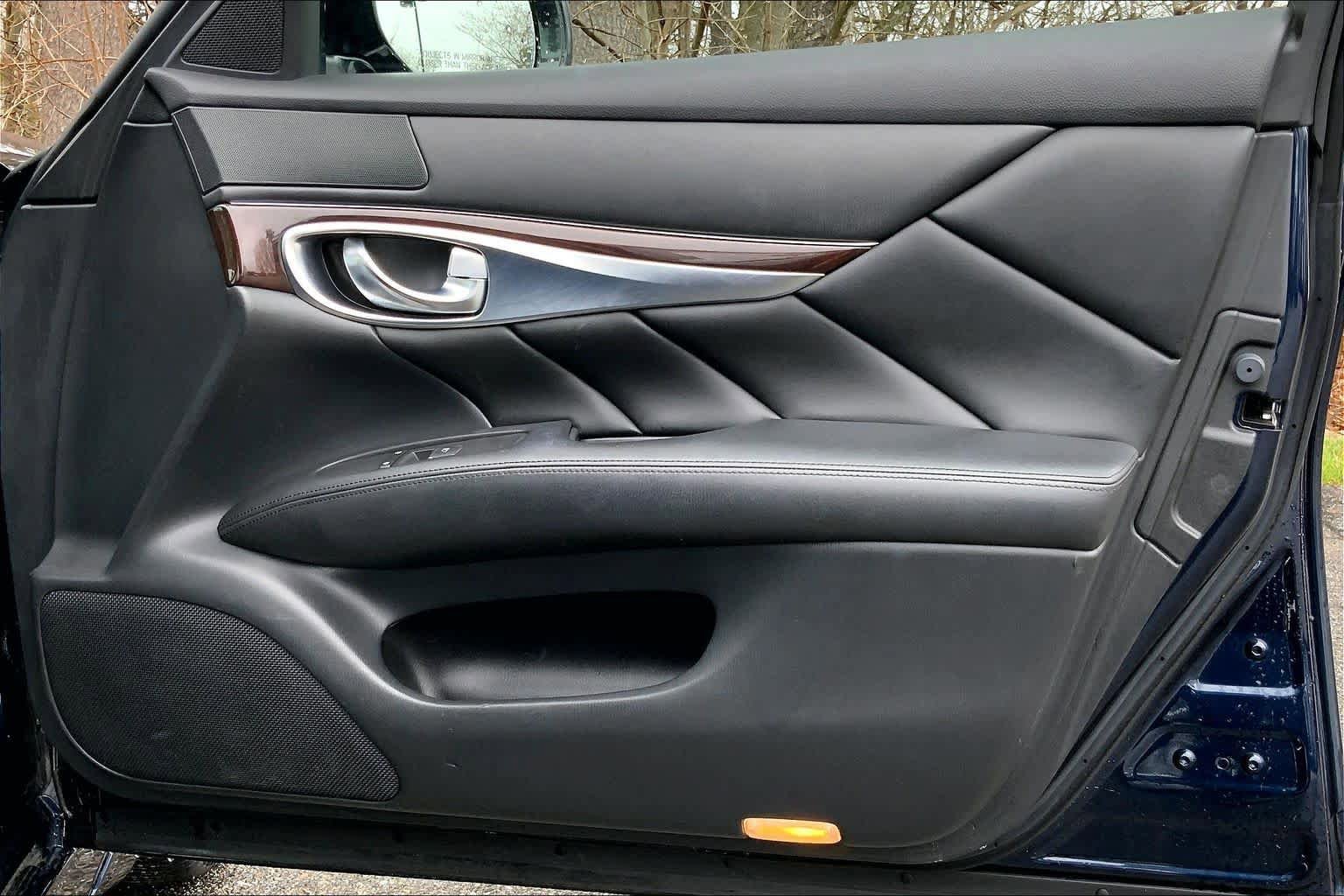 Used 2019 INFINITI Q70 L 3.7 AWD/4WD image 23