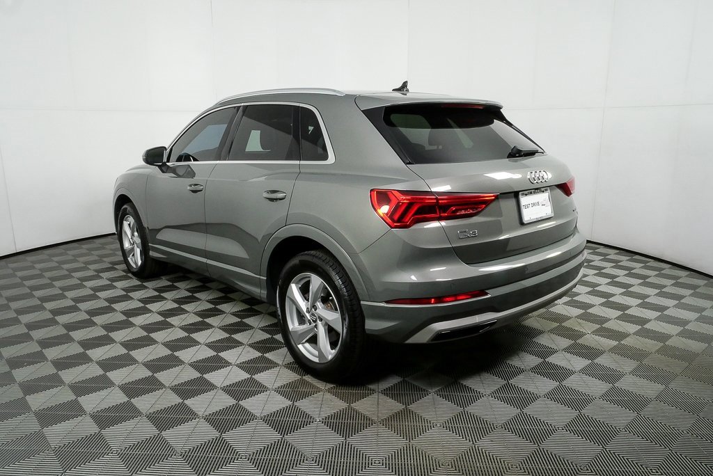 Used 2019 Audi Q3 2.0T Premium w/ Convenience Package image 27