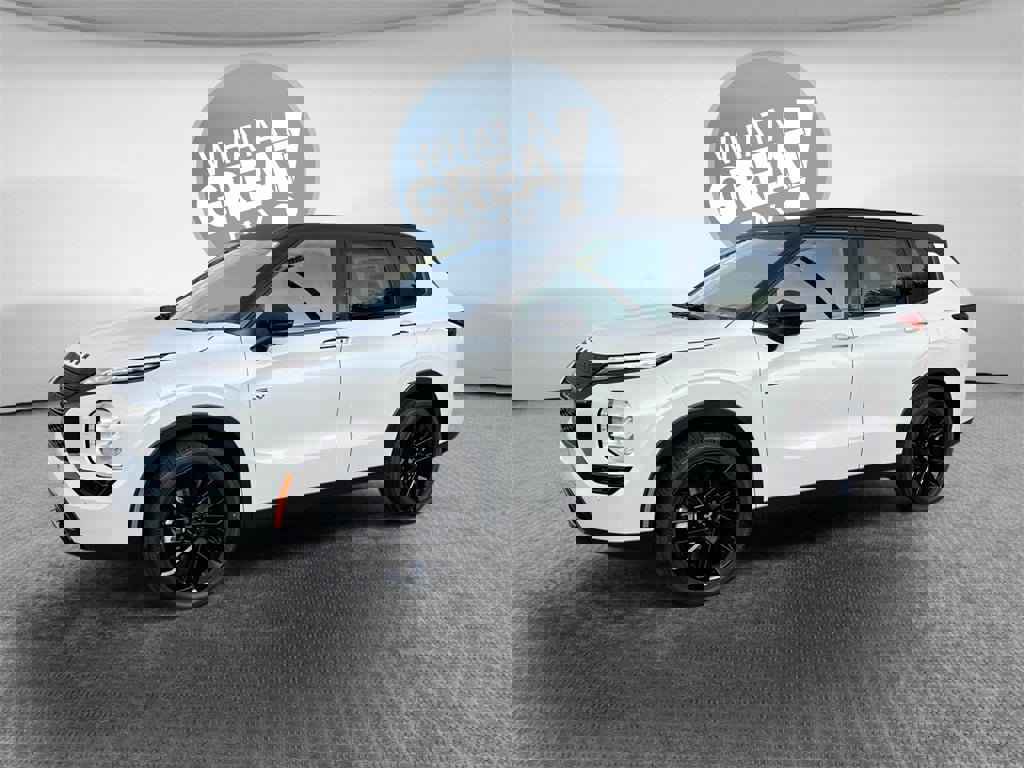 New 2025 Mitsubishi Outlander 4WD Plug-In Hybrid image 3